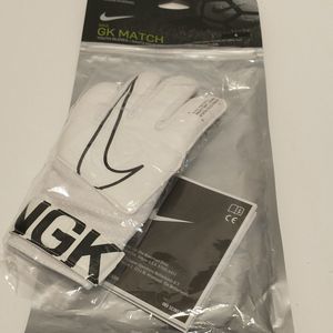 Nike GK Match Size 4 Youth Gloves Missing Right Glove. New with tags.